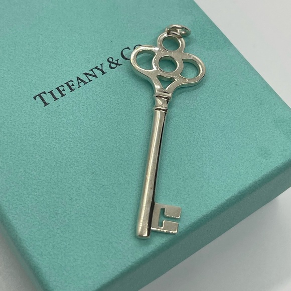 Tiffany & Co. Crown Key Pendant - Picture 4 of 8